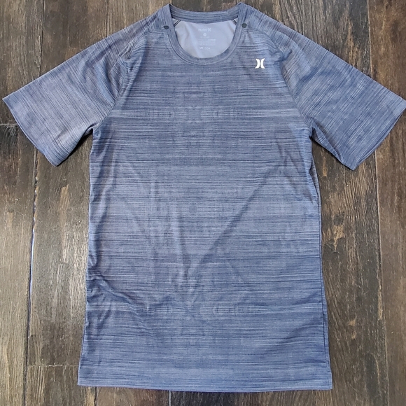 Men's small Hurley dri-fit top - Picture 1 of 3